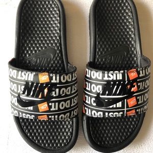 Nike Benassi JDI Slides